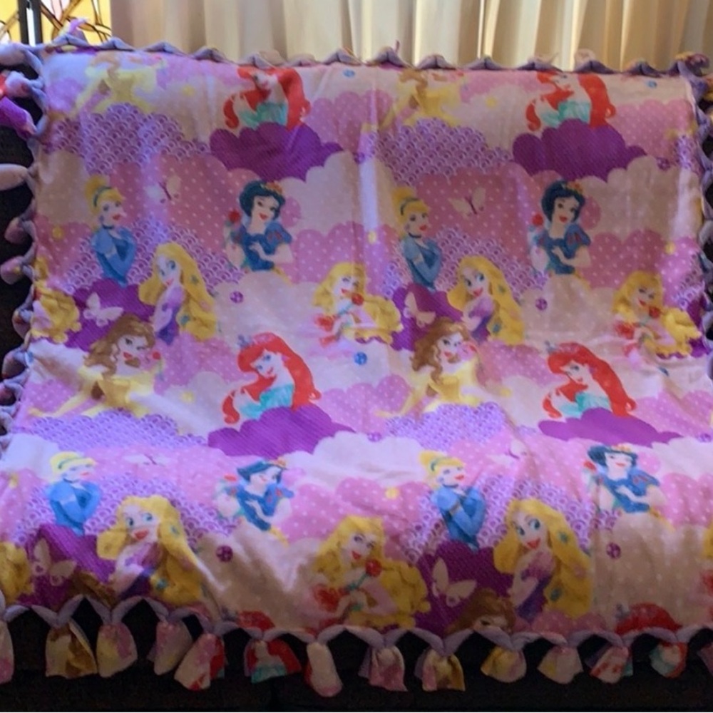 💝❤️Disney Princess’s Ariel, Snow White,Belle,Cinderella,Rapunzel fleece blanket